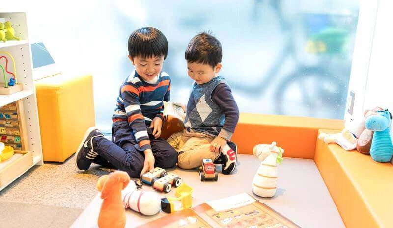 治療へ込めた想いと思いやりのかたち:全館バリアフリー・キッズエリア